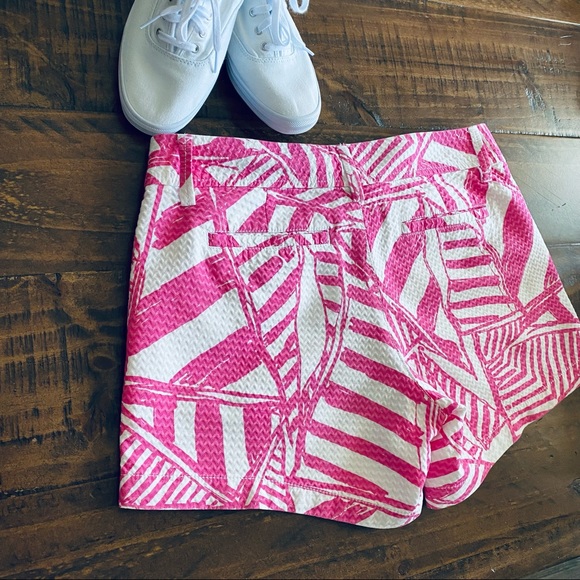 Lilly Pulitzer Yacht Seas Textured Callahan Shorts 2 - Picture 9 of 11